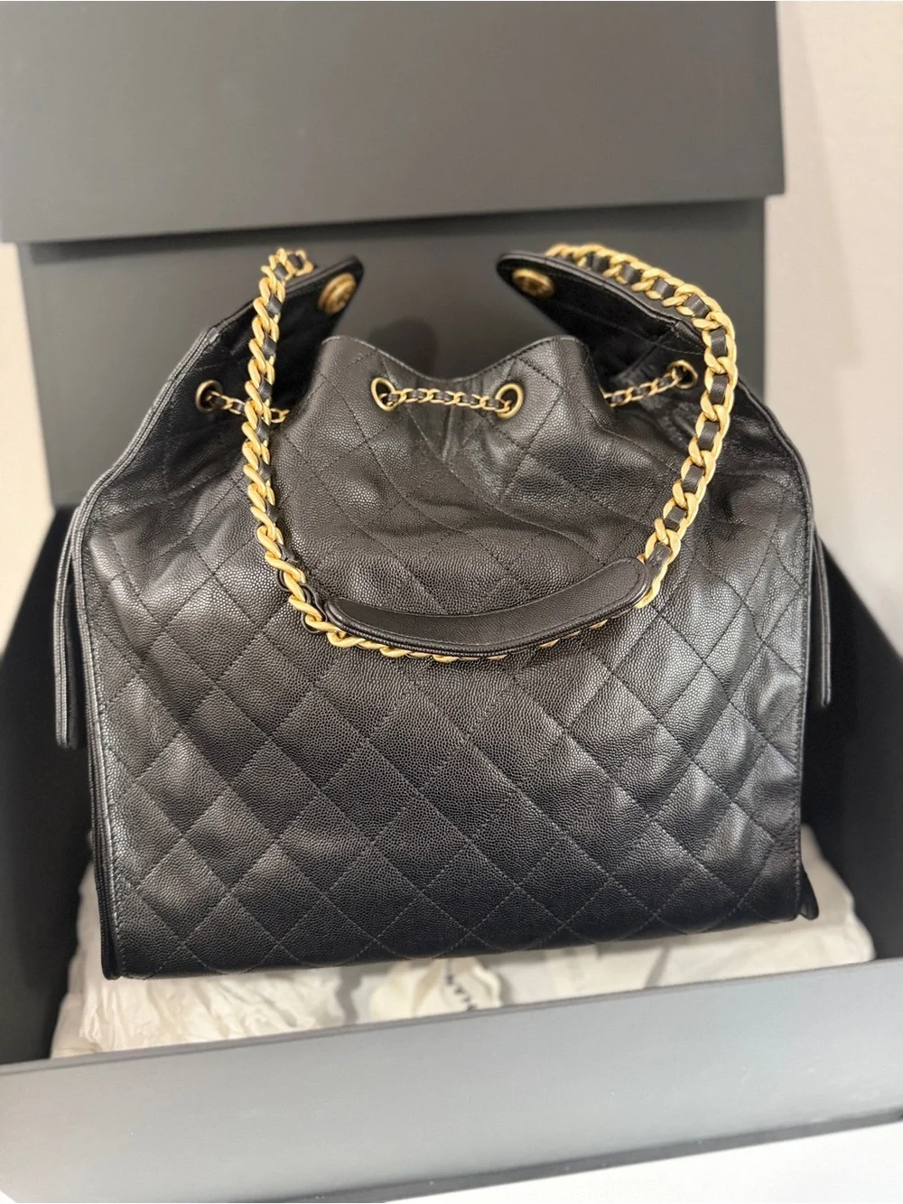 CHANEL 25 Medium Black Caviar GHW